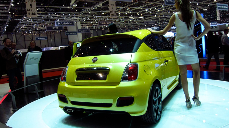 Illustration for article titled Zagato Fiat 500 Coupé is model bait